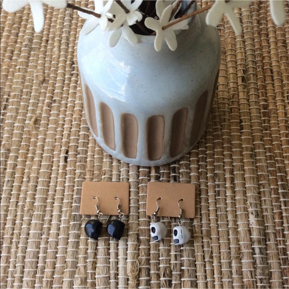 LAST 1! NEW! Halloween SET OF 2 PAIR Earrings Sugar Skull Black & White Gothic - Picture 6 of 8